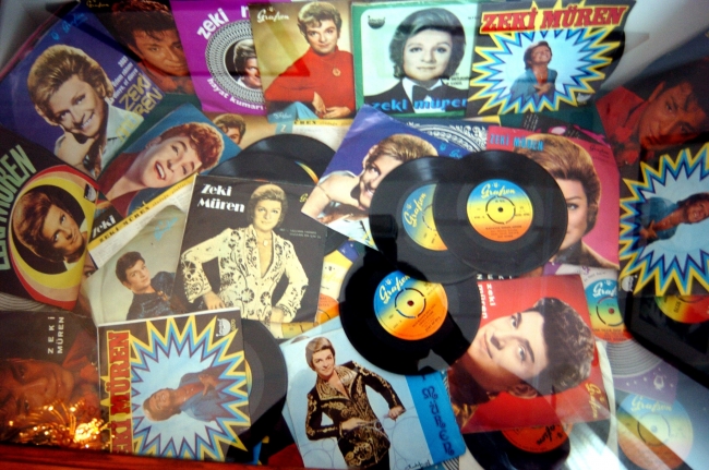 Zeki Müren'in müzedeki eşyaları ziyaretçileri duygulandırıyor